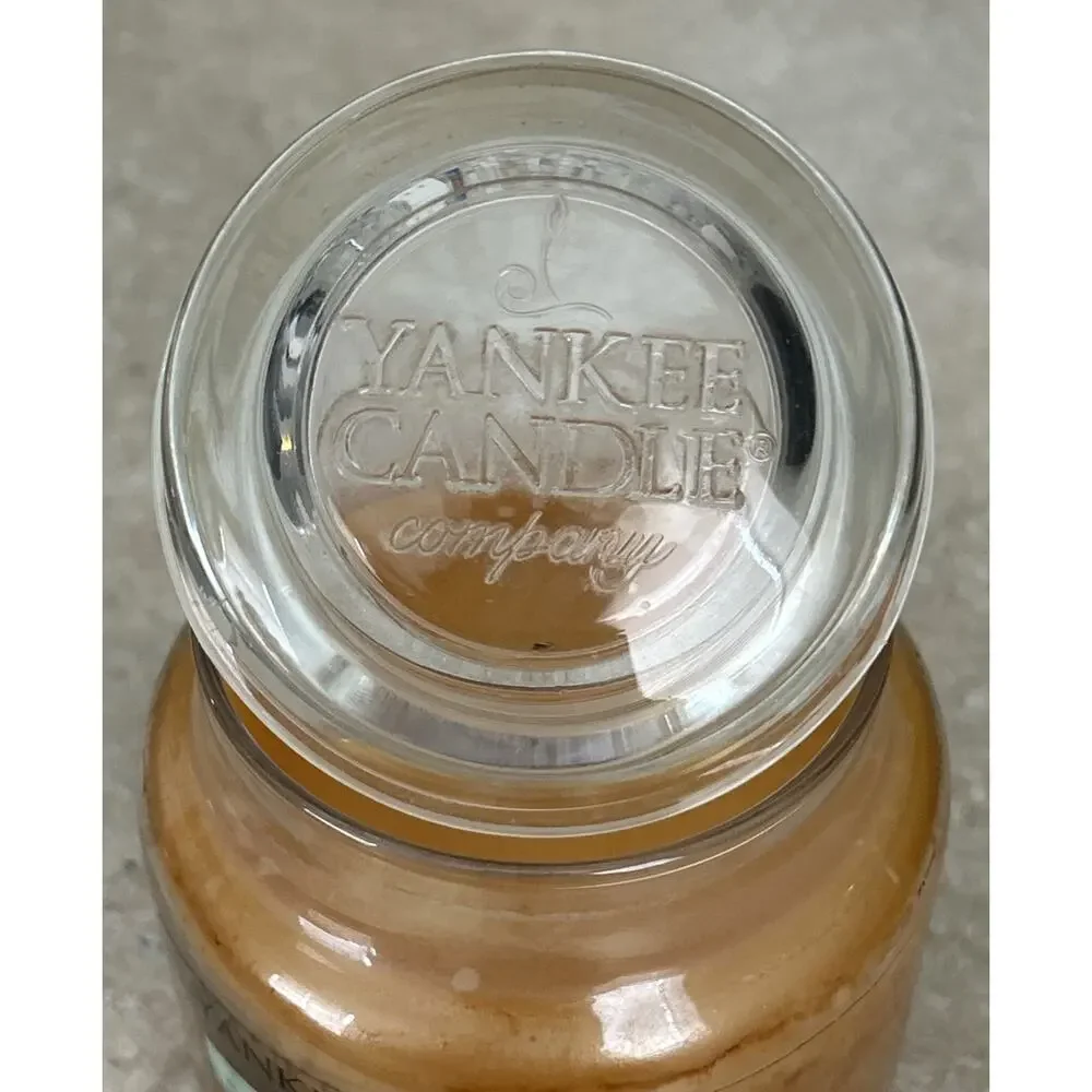 Yankee Candle Vanilla Cupcake 14.5 Oz Single Wick House-Warmer Candle, New